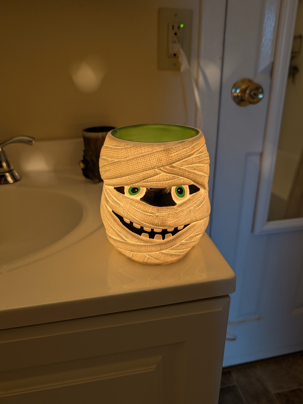Scentsy Under Wraps Wax Warmer
